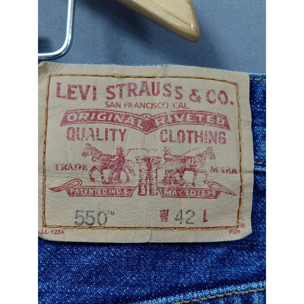 Levi's 550 Relaxed Fit Blue Denim Medium Wash Shorts Men Size 42